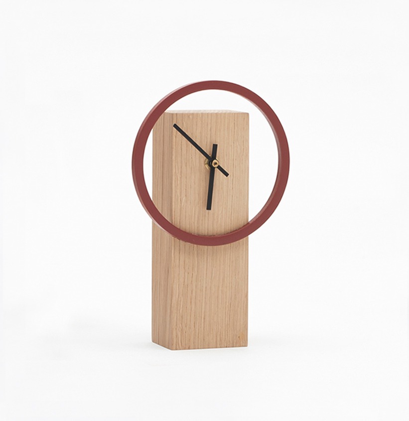 Horloge Cyclock design rouge foncé citadelle